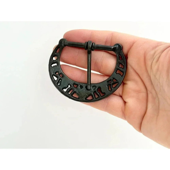 Dark Rich Bronze Vintage Southwest Style Curved Edge Cutout Ornate Belt Buckle - Picture 10 of 10